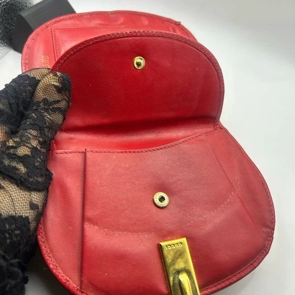 Gucci Vintage Red Leather Half-Moon Clutch with Gold hardware - Picture 6 of 16